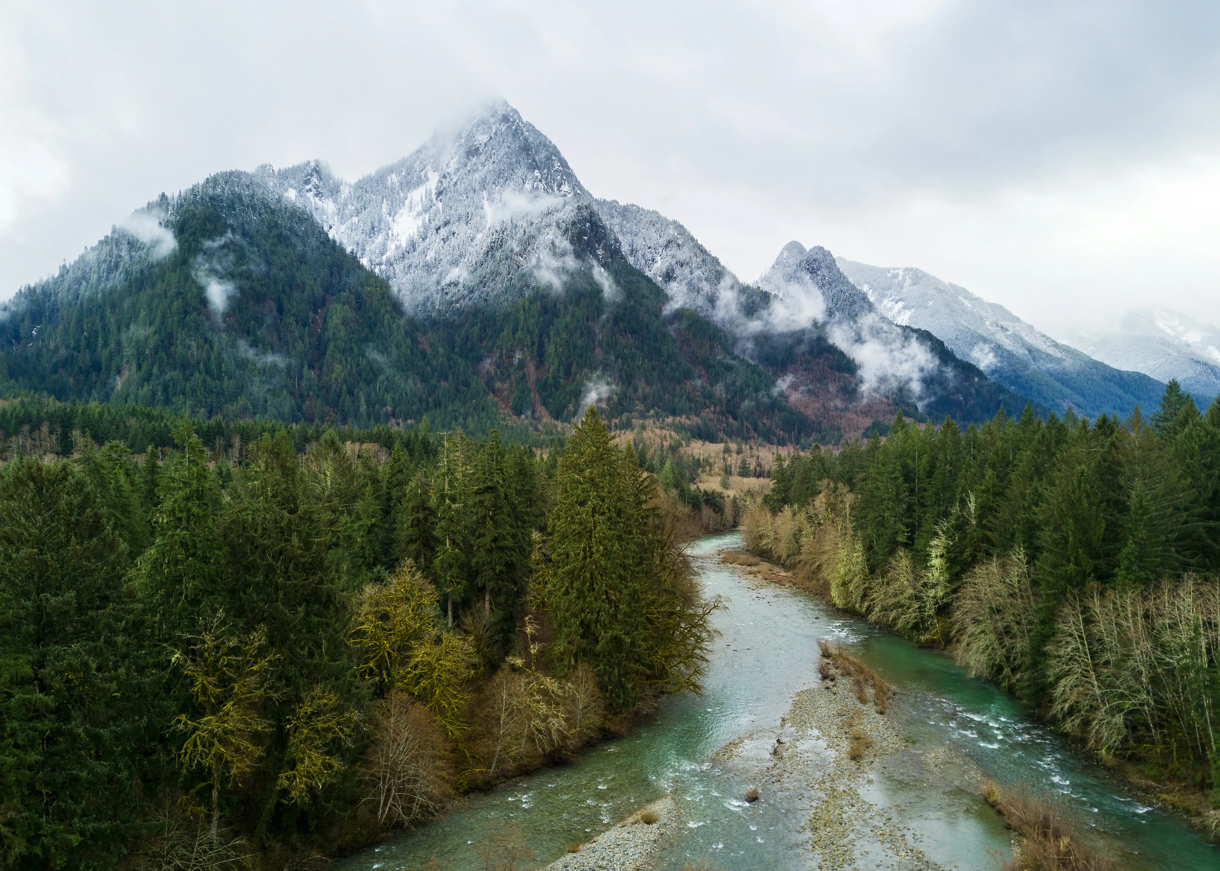 Mountains and river in washington state